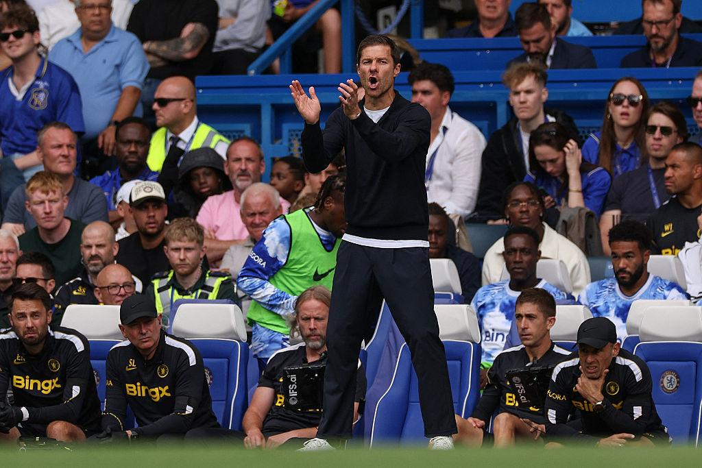 Chelsea head coach Xabi Alonso gives tactical instructions as he manages his squad amid several injury concerns.